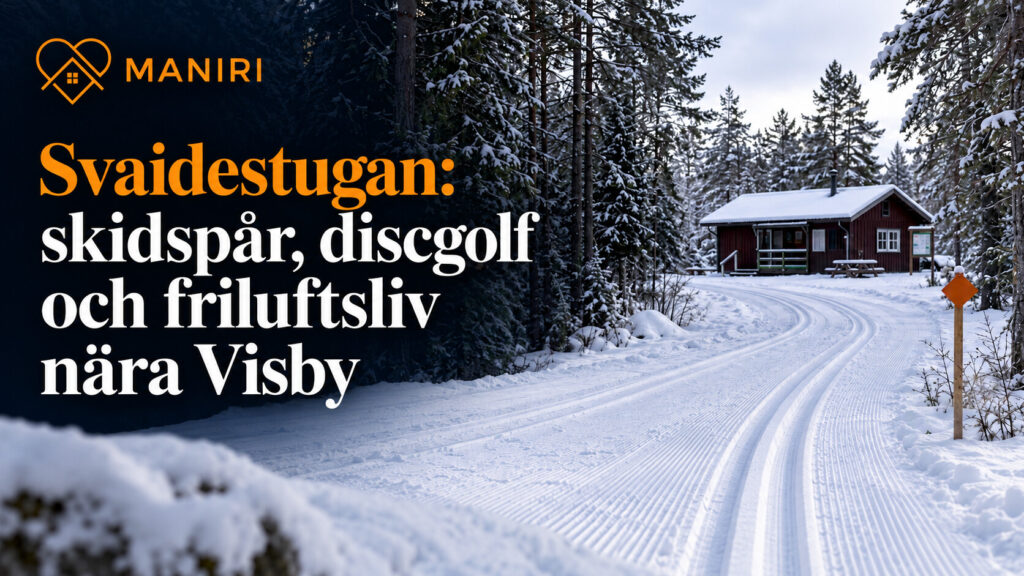 Snöiga skidspår och stuga vid skog, omslag till Maniris guide om Svaidestugan nära Visby.